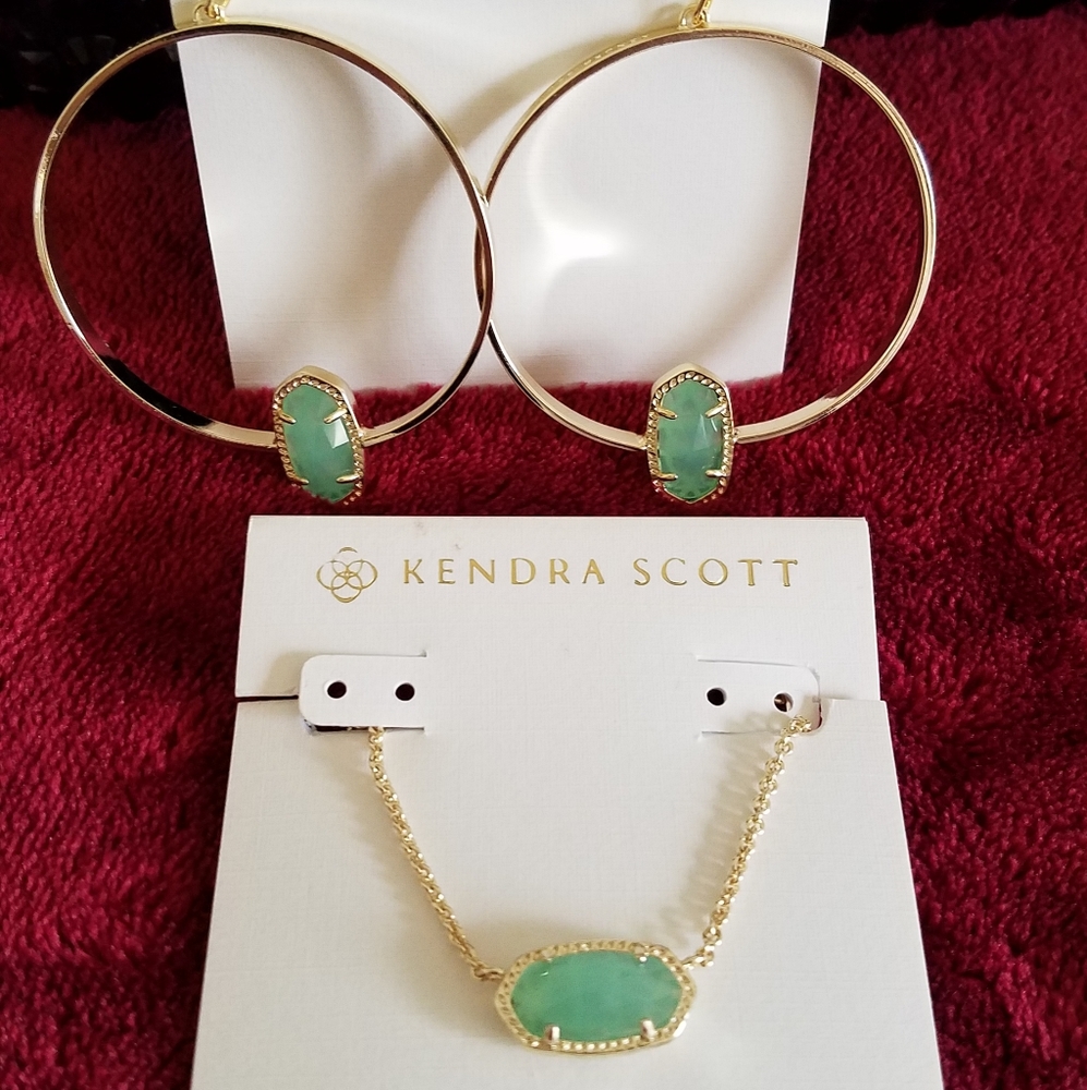 Kendra Scott Chalcedony Earrings And Necklace Set.